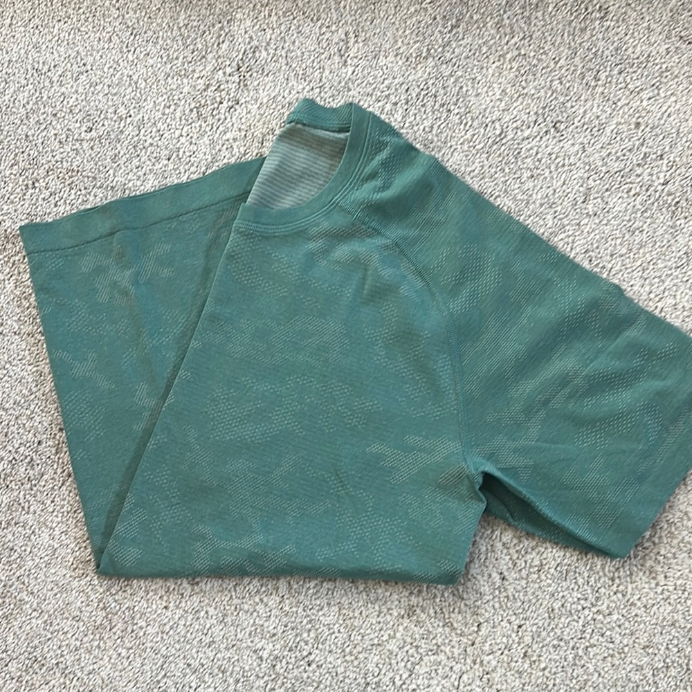 Lululemon Teal Patterned Activewear Top
